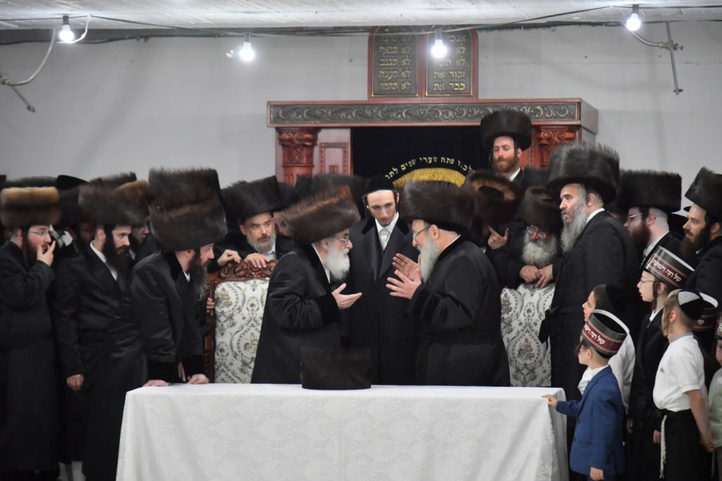 תיעוד: ה'פארשפיל' לנכד האדמו"ר מויז'ניץ