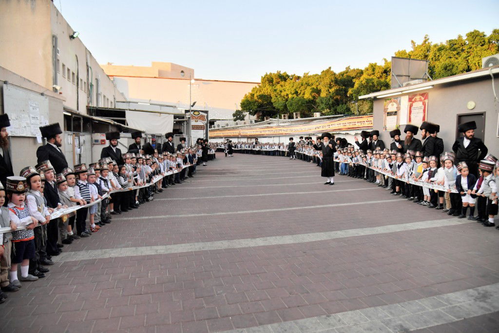 תיעוד: ה'פארשפיל' לנכד האדמו"ר מויז'ניץ