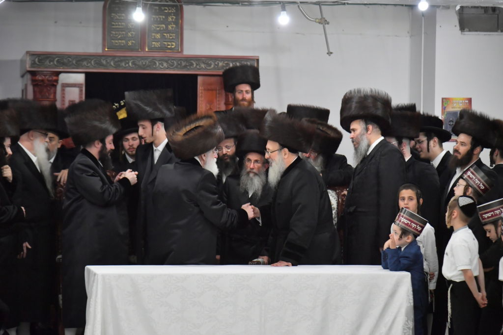 תיעוד: ה'פארשפיל' לנכד האדמו"ר מויז'ניץ