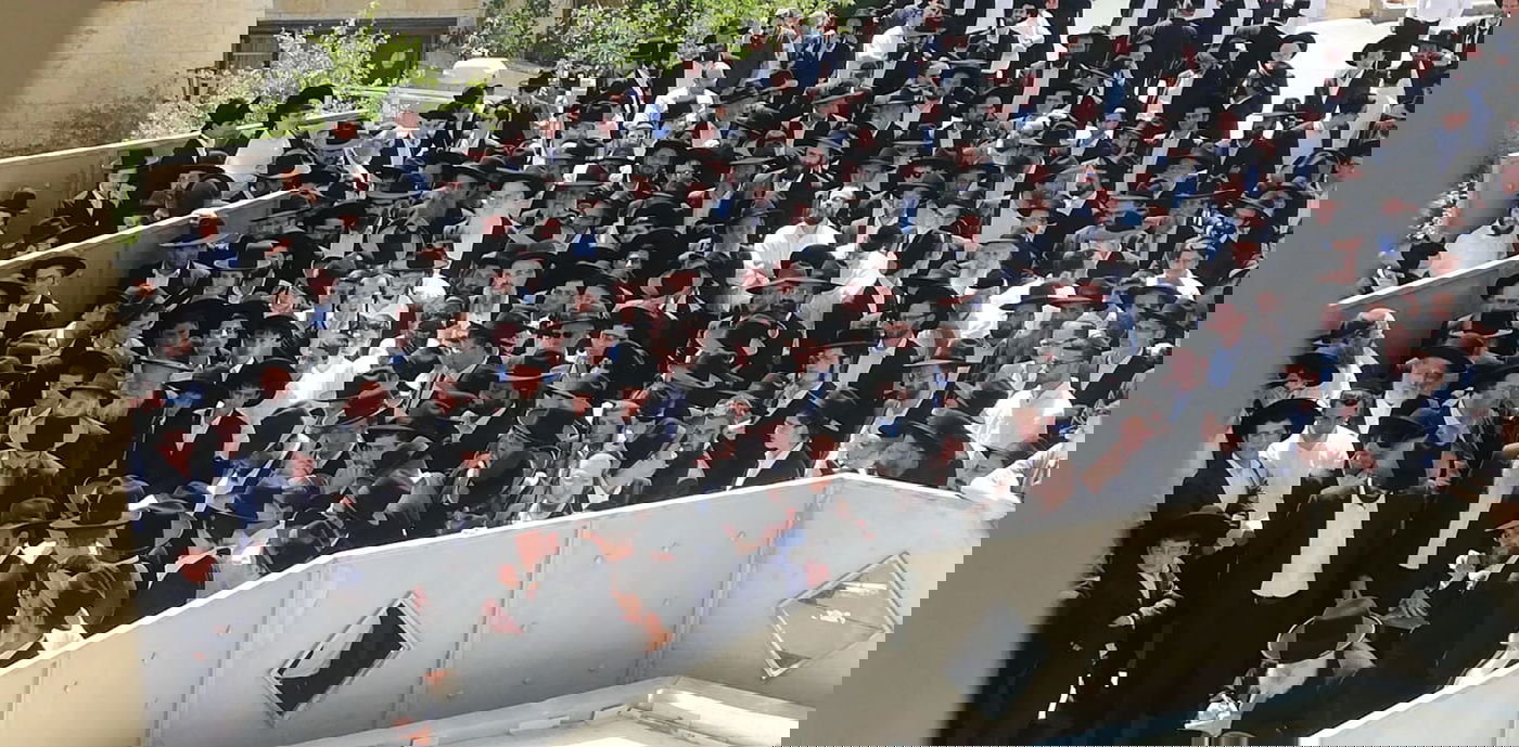 אביו של בנימין הספיד בבכי: "בכל העולם התפללו בשבילך"