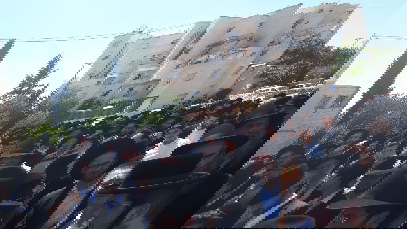 אביו של בנימין הספיד בבכי: "בכל העולם התפללו בשבילך"