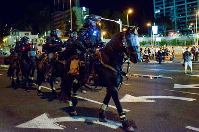 פרשים בהפגנת האתיופים, בשבוע שעבר