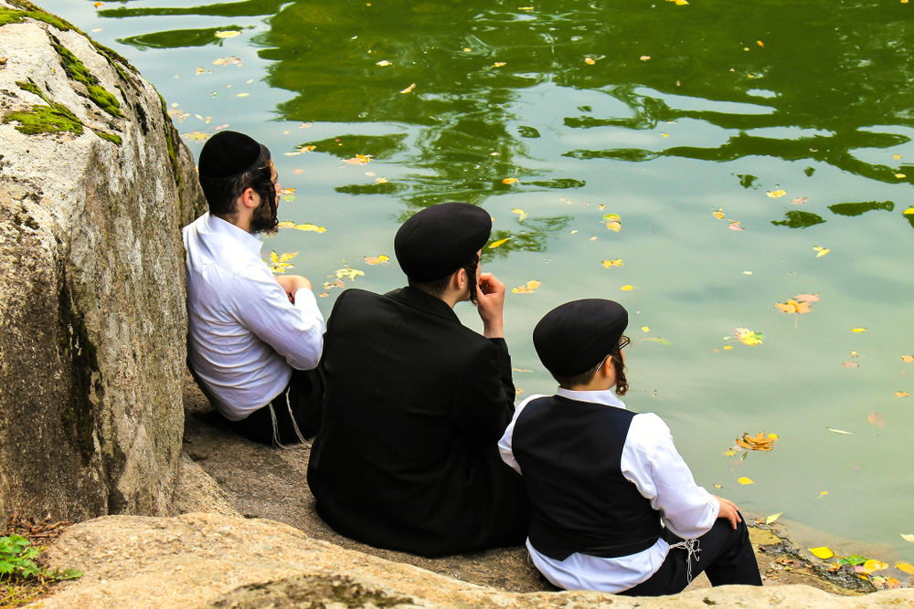 8 הרגלים קלים ליישום שיהפכו אותך לאהוב על כולם