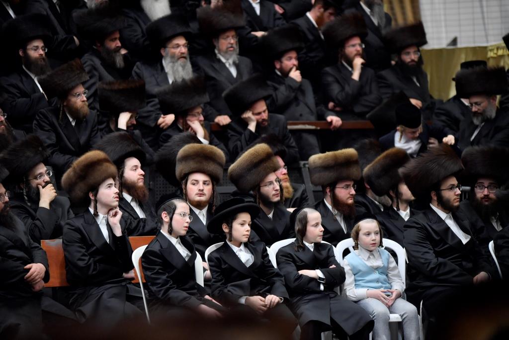 החתן והכלה רקדו ב"מצווה טאנץ"  •  תיעוד