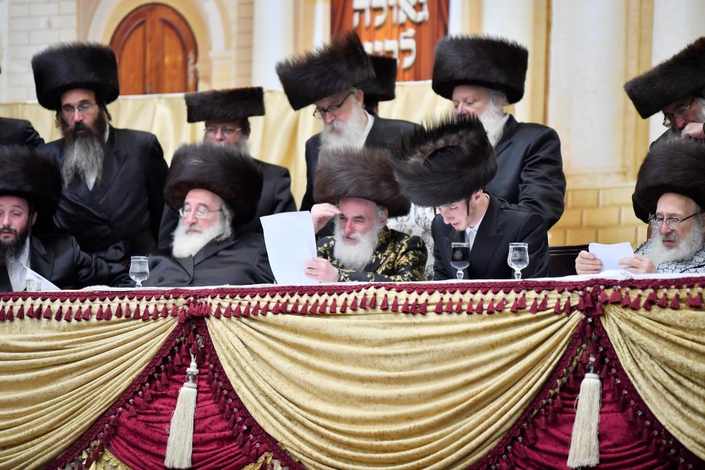 החתן והכלה רקדו ב"מצווה טאנץ"  •  תיעוד