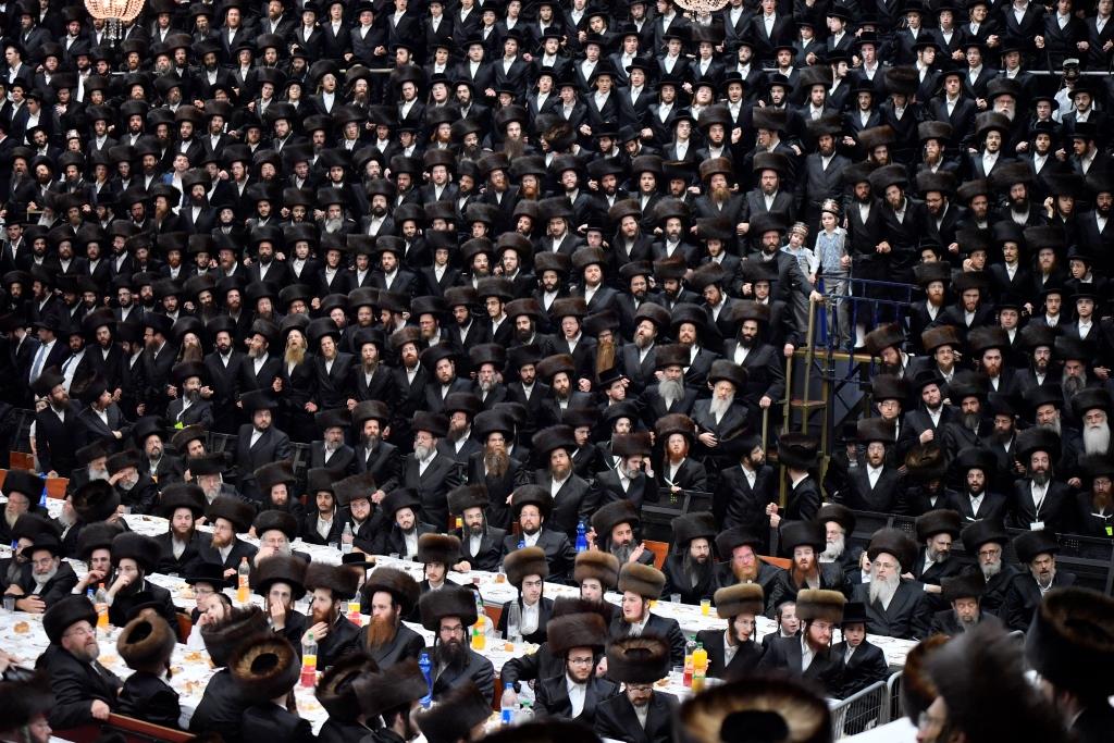 החתן והכלה רקדו ב"מצווה טאנץ"  •  תיעוד