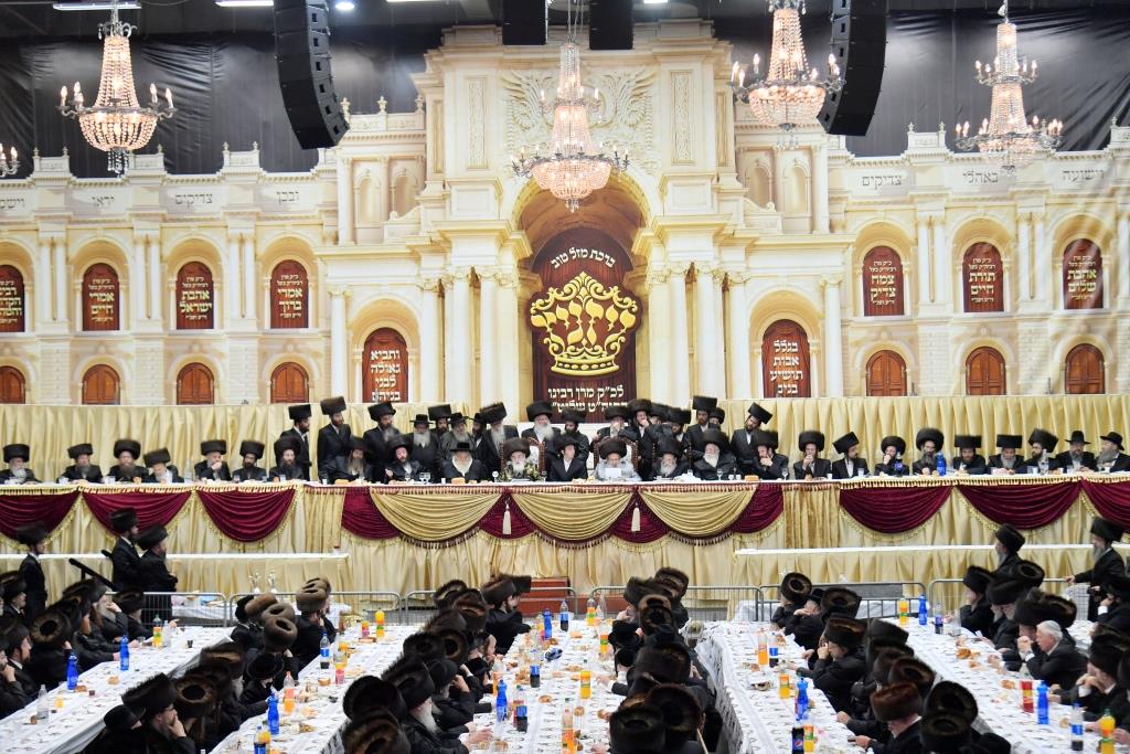 החתן והכלה רקדו ב"מצווה טאנץ"  •  תיעוד