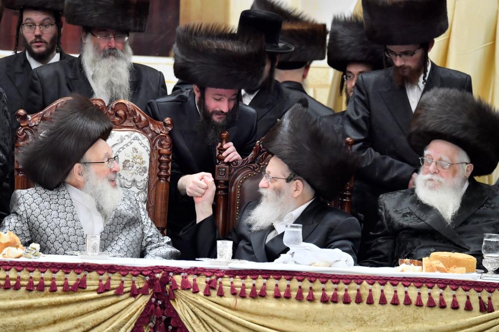 החתן והכלה רקדו ב"מצווה טאנץ"  •  תיעוד