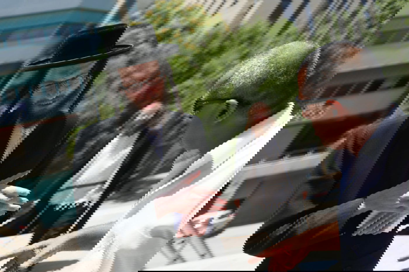 האברך ששוטר משך בפאותיו הגיש תלונה במח"ש; יגיש תביעה אזרחית