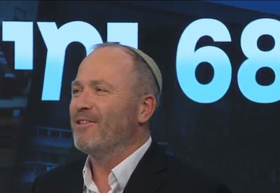 משעשע: הכתב דיבר על חרדים - ו"נענש" • צפו