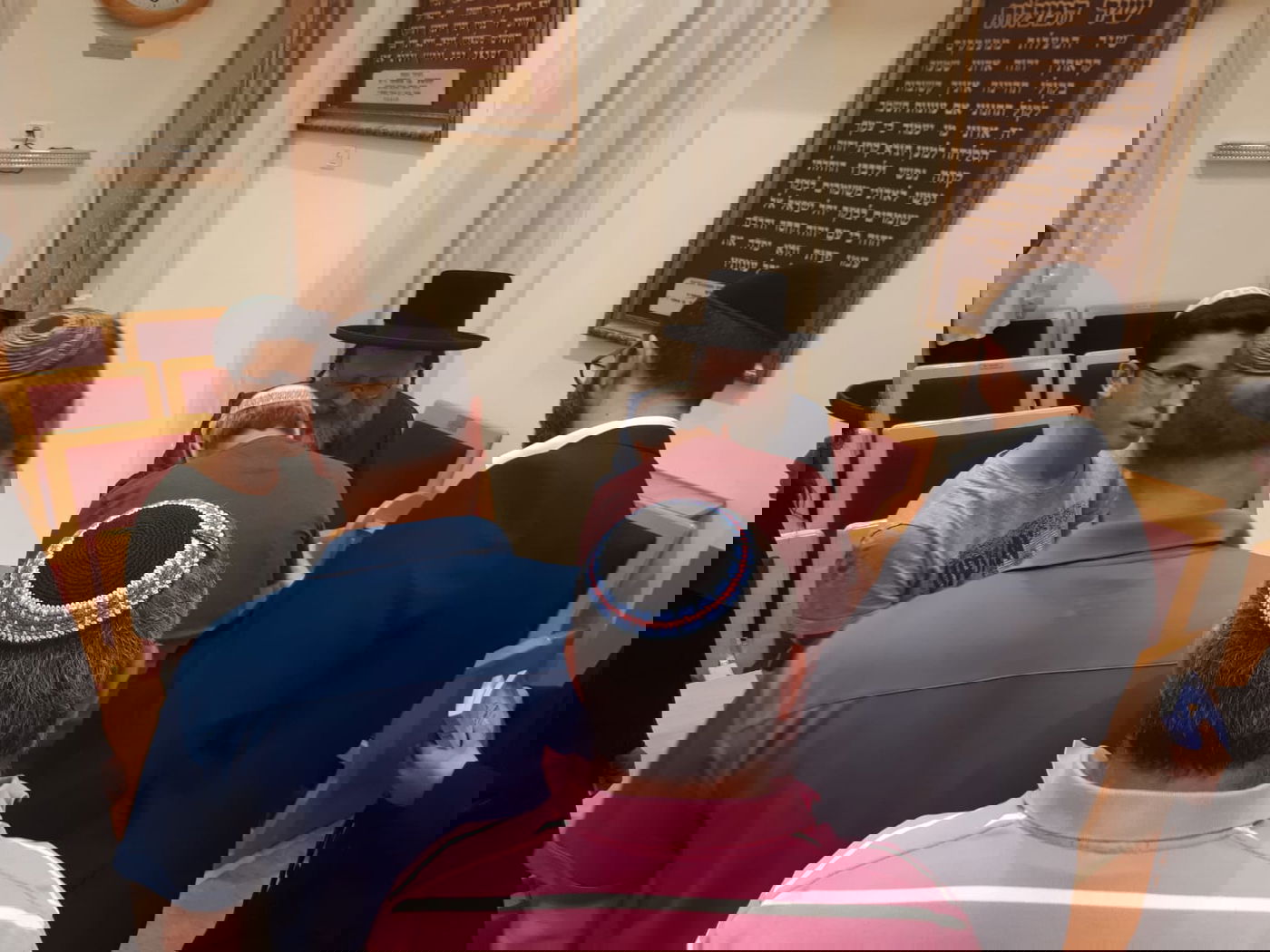 האדמו"ר נקלע לפקק ומסר שיעור ביישוב אדם