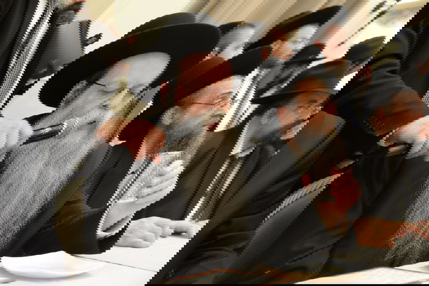 חתונת נכד מרן הגר"ח קנייבסקי • צפו בגלריה