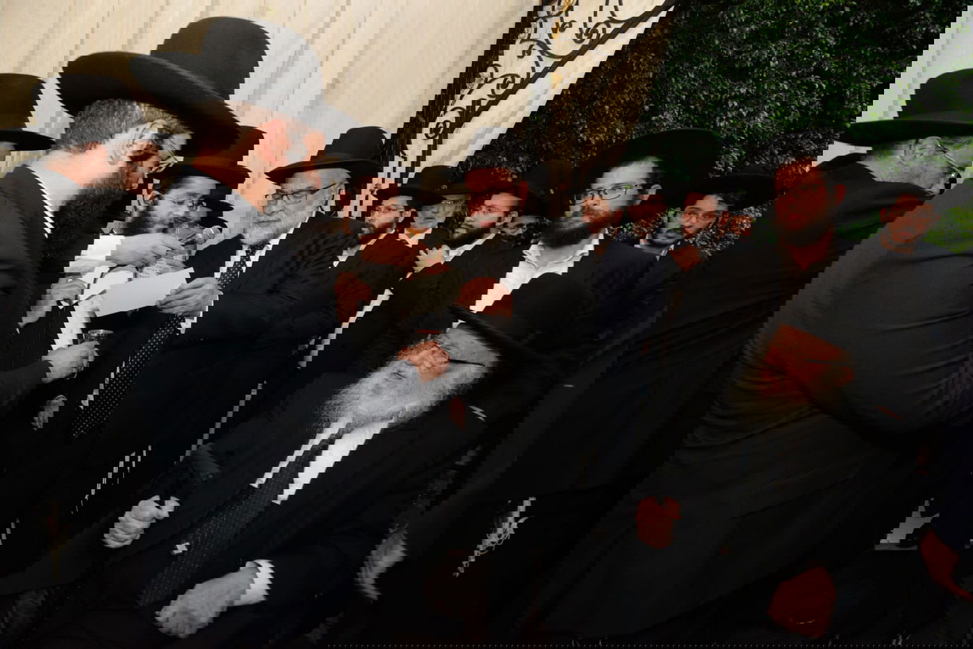 חתונת נכד מרן הגר"ח קנייבסקי • צפו בגלריה