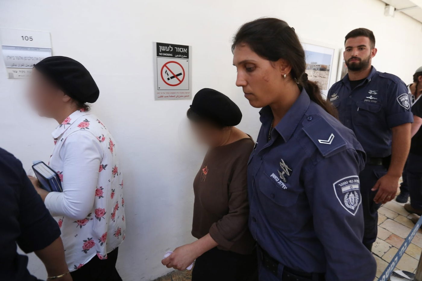 החשד: המטפלות הטיחו את הפעוטות מגובה חצי מטר