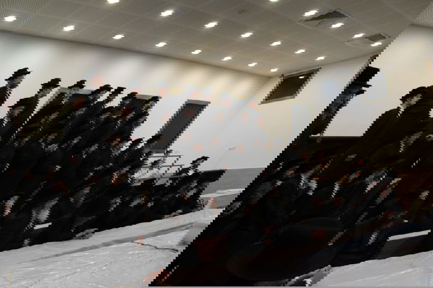 בפרמישלאן חגגו אירוסין לנכדת האדמו"ר