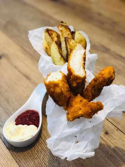 שניצלונים קריספיים ממולאים בפירה