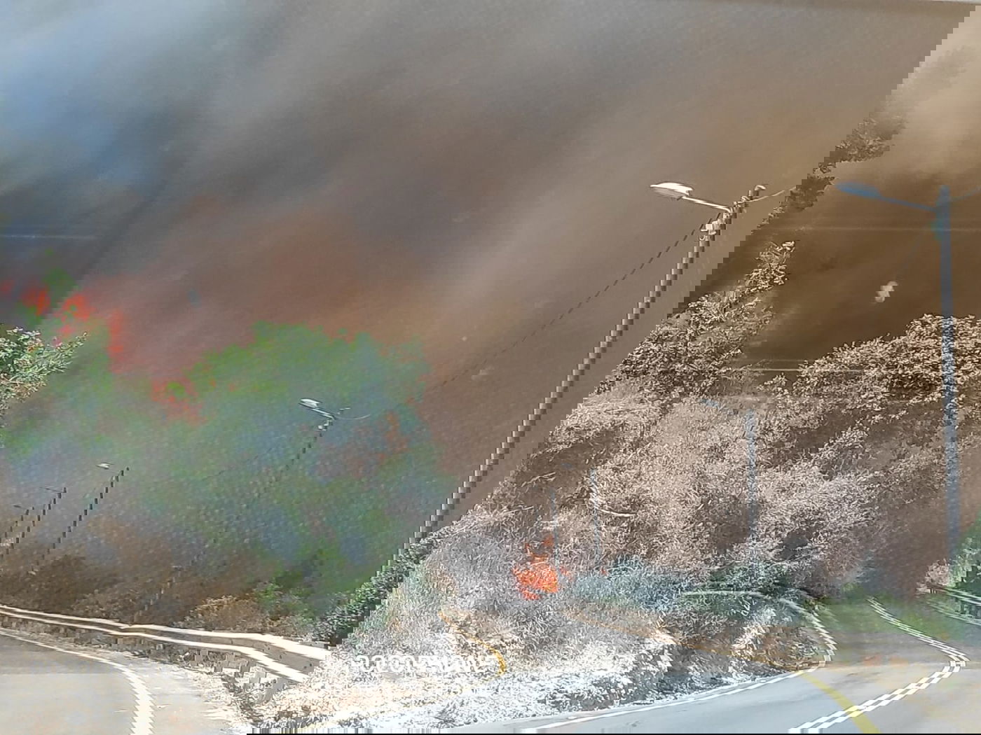 שריפות - בשיא השרב: יישובים שלמים מפונים מתושביהם