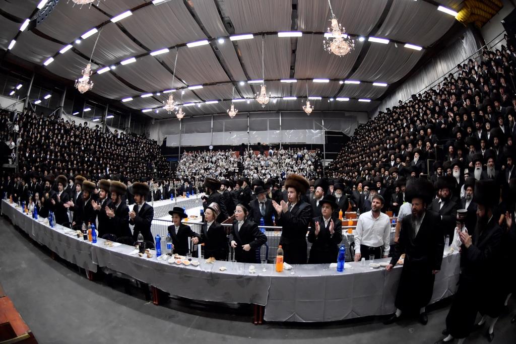 אלפים ב'שבע ברכות' האחרון לנכדו של האדמו"ר מוויז'ניץ