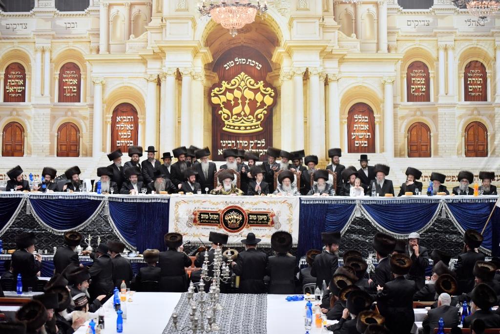 אלפים ב'שבע ברכות' האחרון לנכדו של האדמו"ר מוויז'ניץ