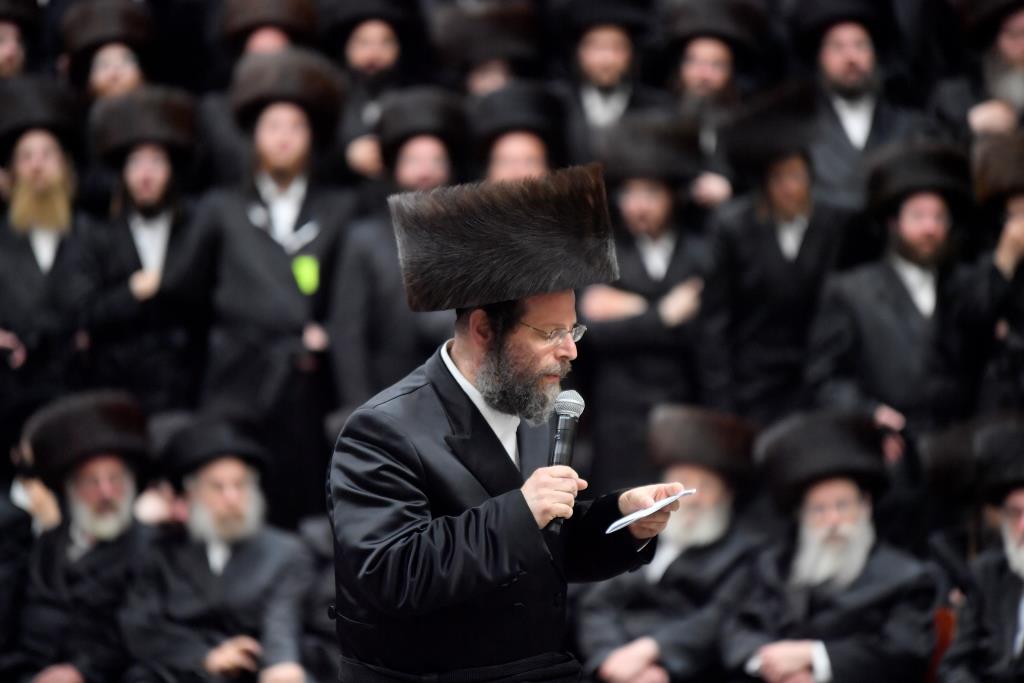 אלפים ב'שבע ברכות' האחרון לנכדו של האדמו"ר מוויז'ניץ