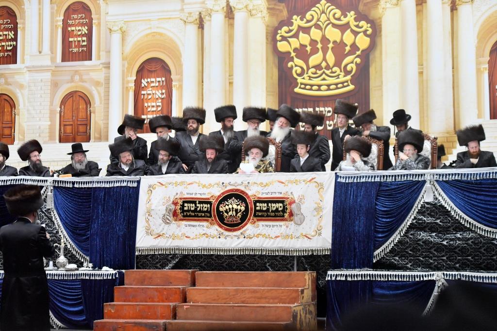 אלפים ב'שבע ברכות' האחרון לנכדו של האדמו"ר מוויז'ניץ