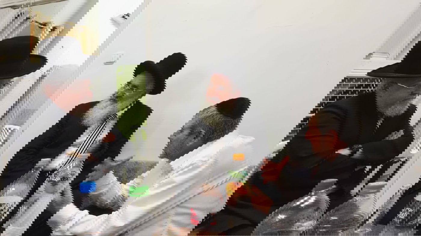 ראש לשכתו של הראש"ל ישב 'שבעה' • צפו