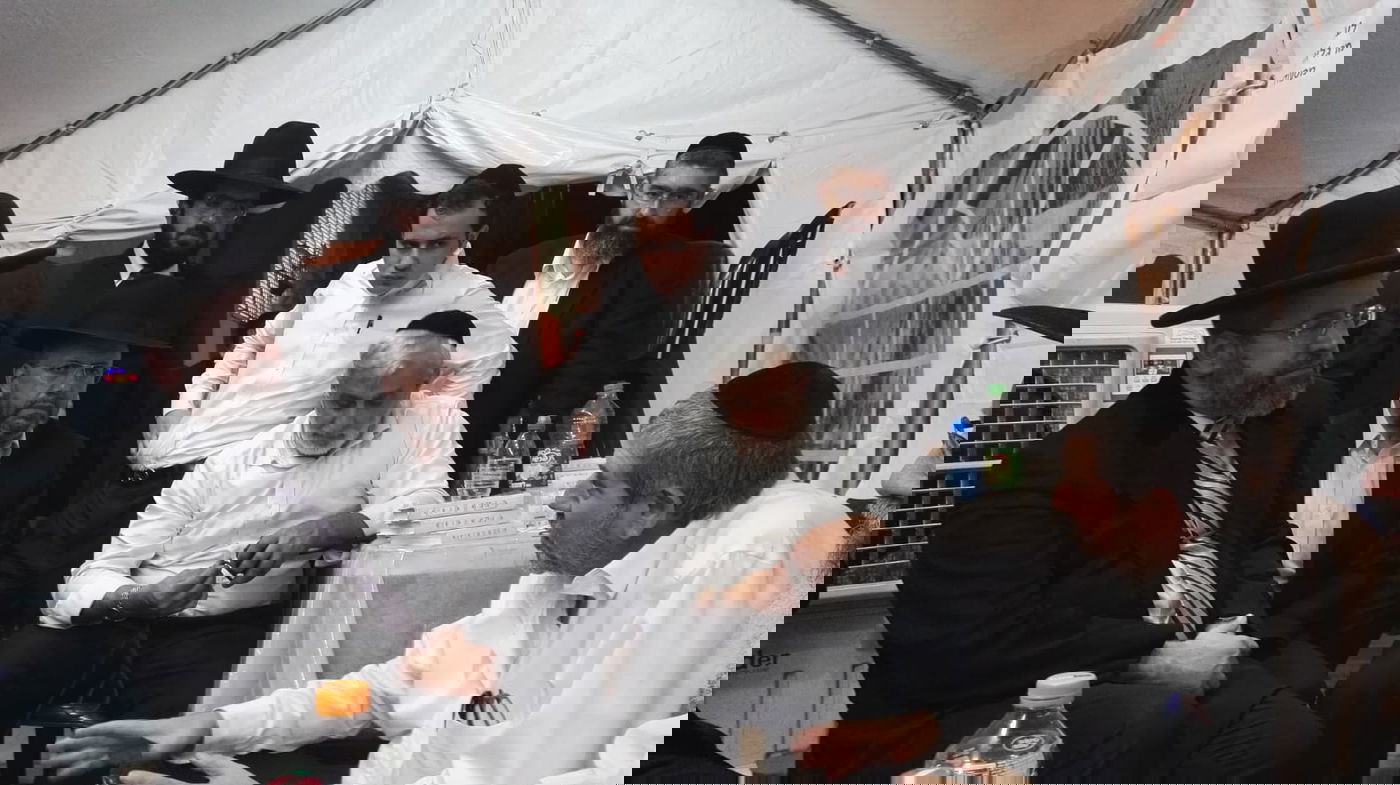 ראש לשכתו של הראש"ל ישב 'שבעה' • צפו