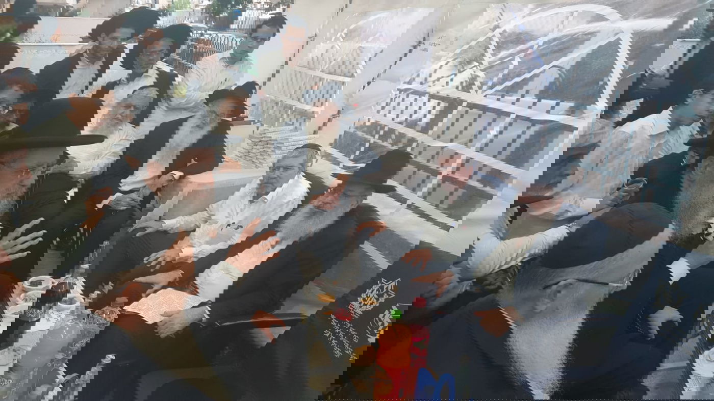 ראש לשכתו של הראש"ל ישב 'שבעה' • צפו