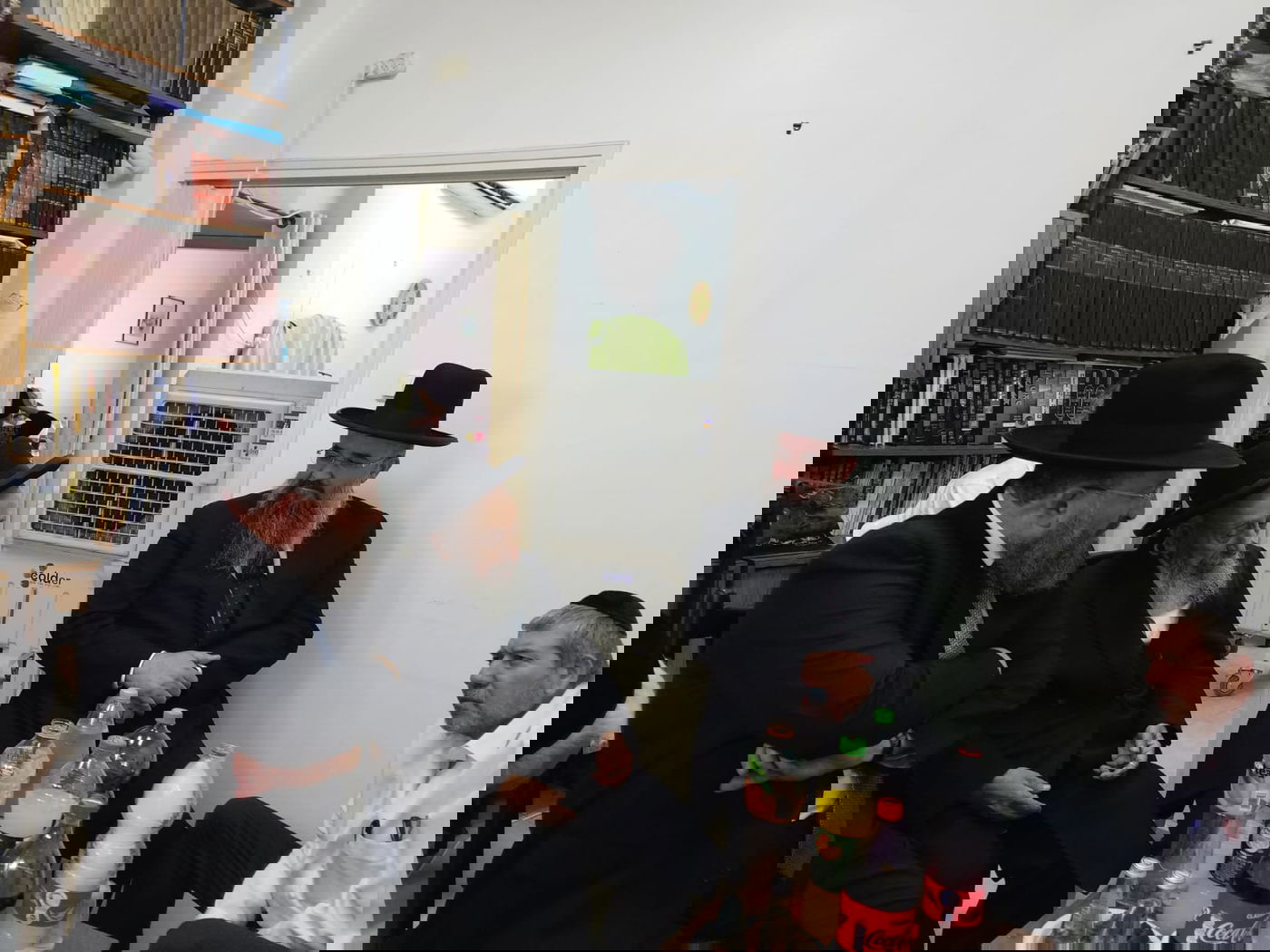 ראש לשכתו של הראש"ל ישב 'שבעה' • צפו