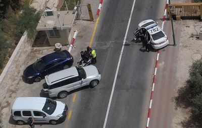 י-ם: שני גנבים נתפסו "על חם" • צפו בתיעוד