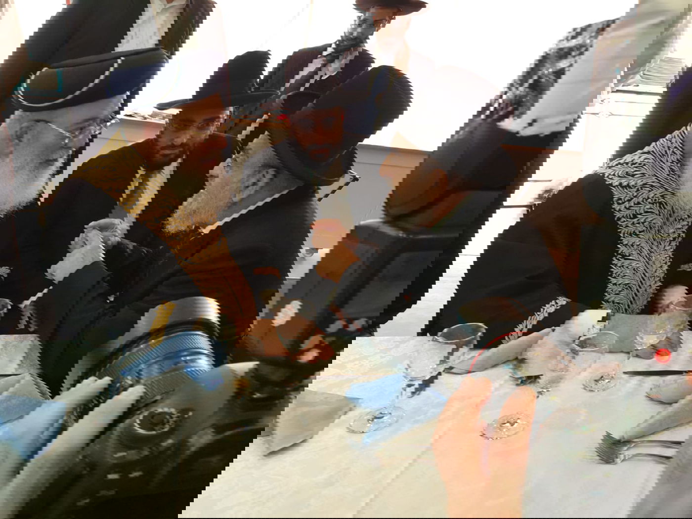 ערב שבת של הראשל"צ: שלוש בריתות. צפו