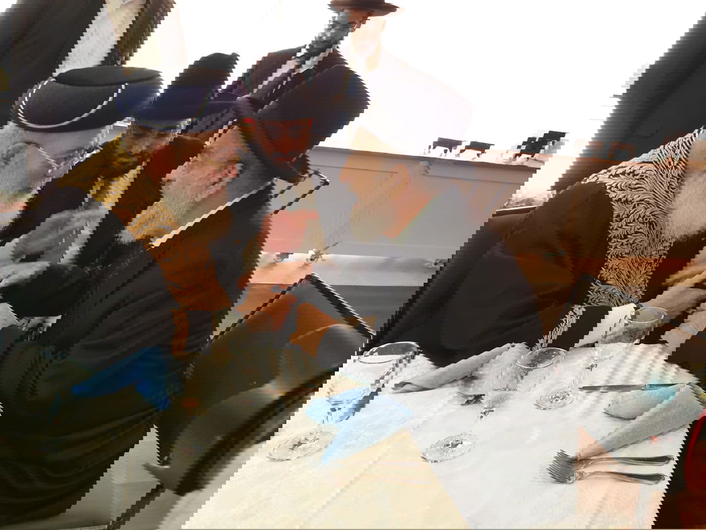 ערב שבת של הראשל"צ: שלוש בריתות. צפו