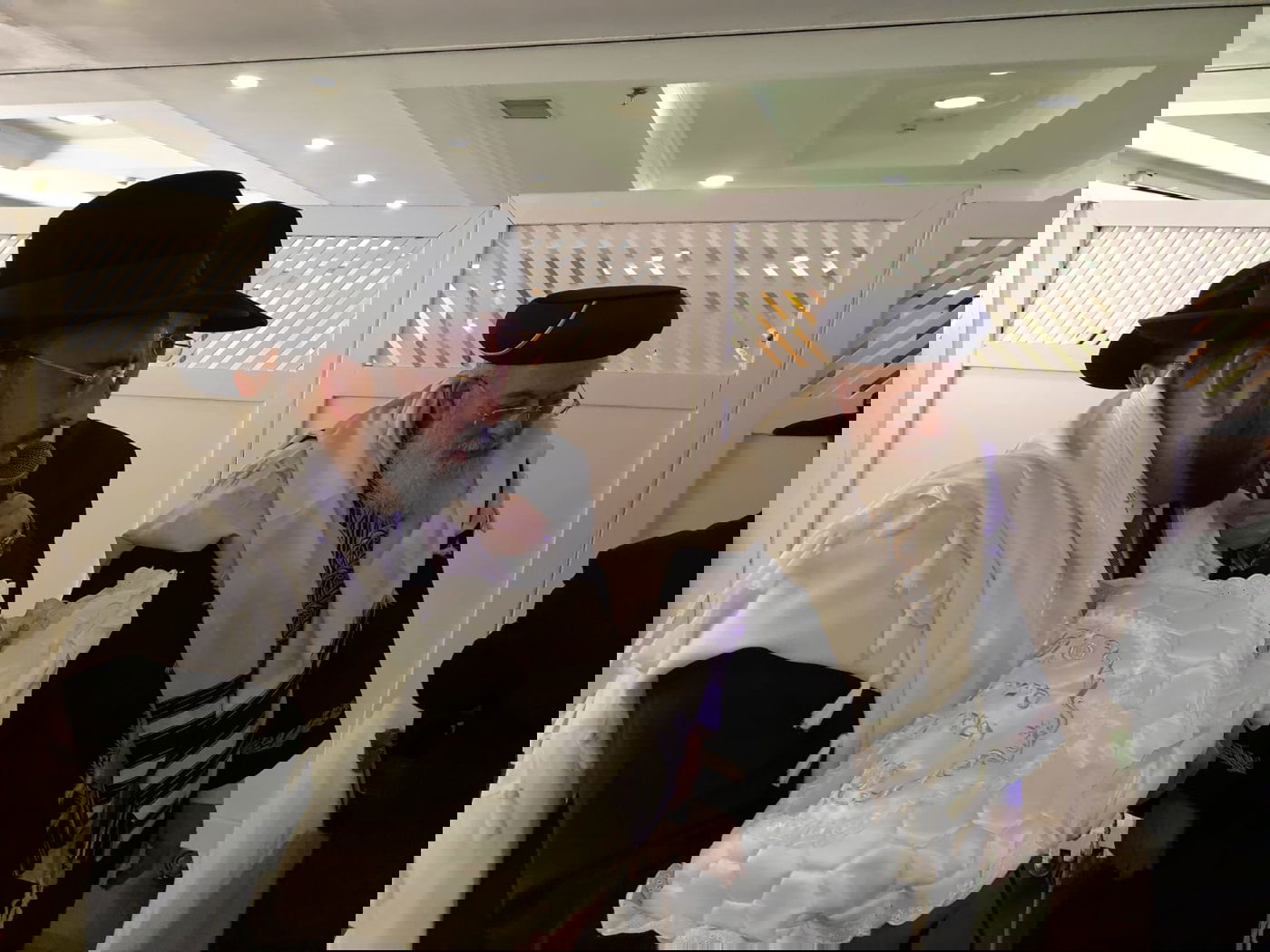 ערב שבת של הראשל"צ: שלוש בריתות. צפו