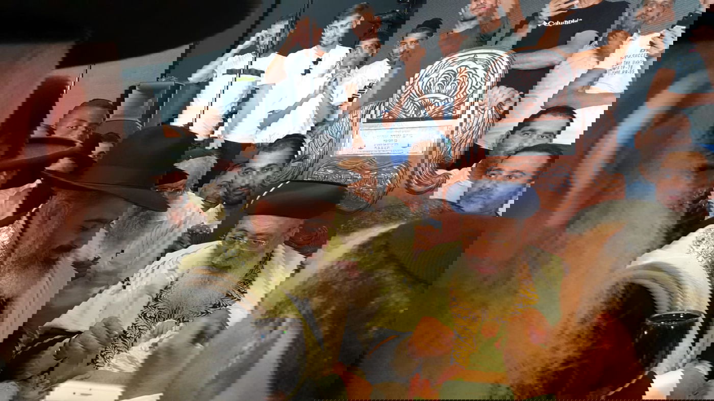 ערב שבת של הראשל"צ: שלוש בריתות. צפו