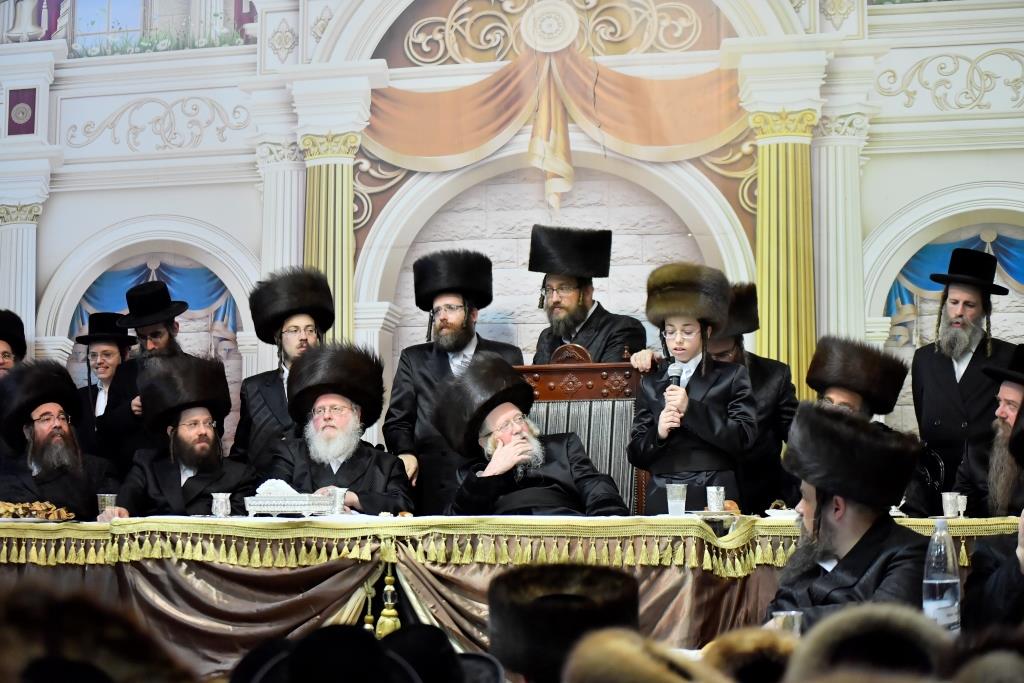 "יארצייט" וחגיגת בר מצווה בקרעטשניף