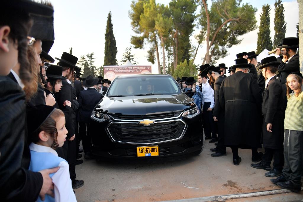 "יארצייט" וחגיגת בר מצווה בקרעטשניף