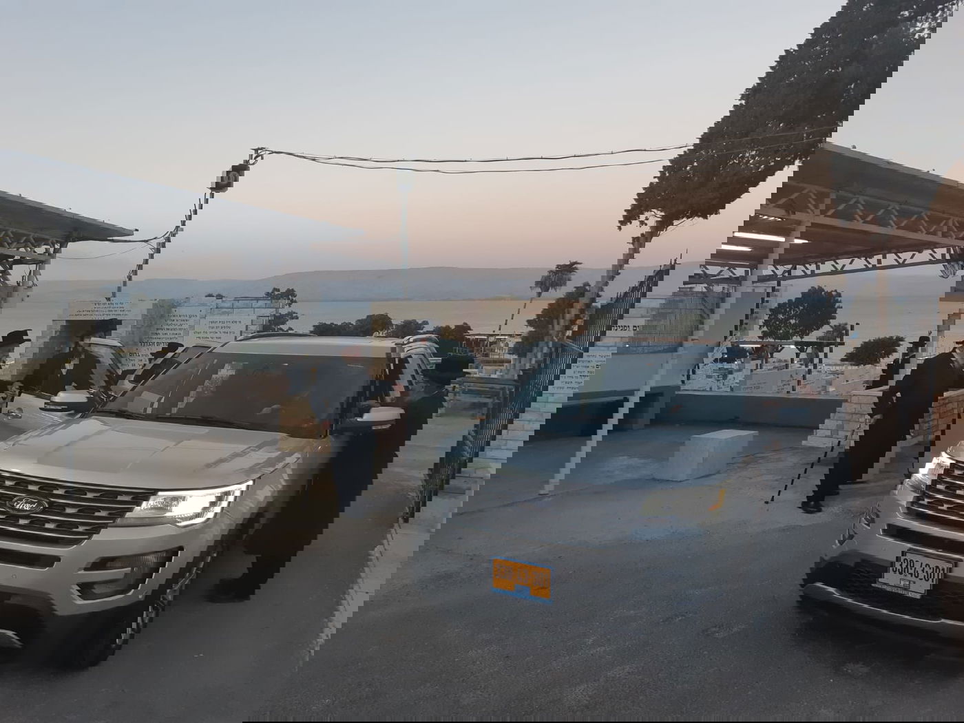 האדמו"ר ערך טיש בירושלים ועלה לציון בטבריה