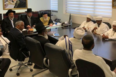 סערת האתיופים: הרב הראשי תומך ברב הבלין