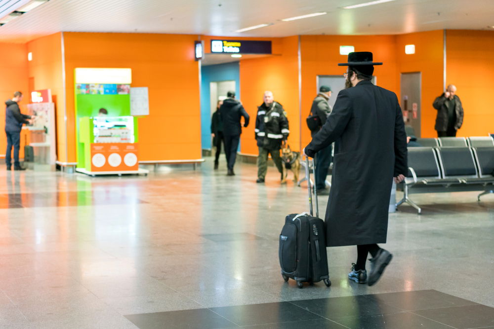 יהודי בשדה התעופה באוקראינה