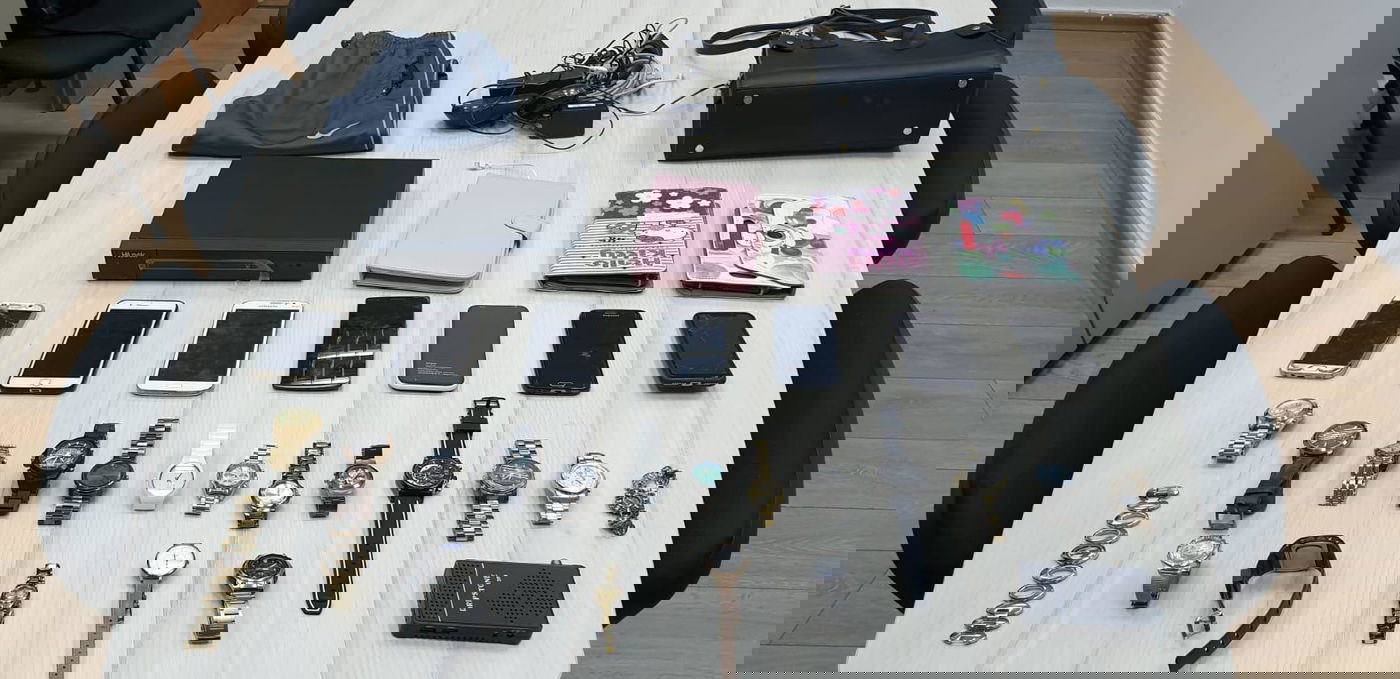 בגלל עקבות נעליים: שני פורצים זוהו ונתפסו