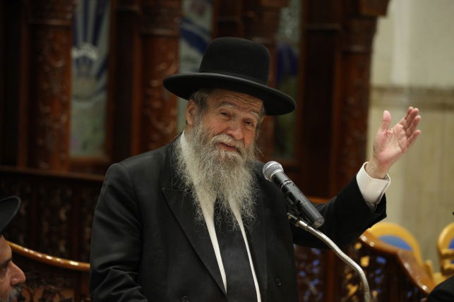 הגאון רבי אביעזר פילץ, ראש הישיבה