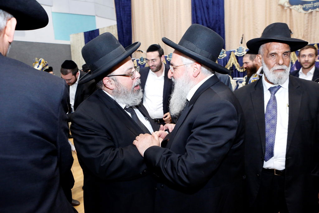 כך חגגו 'מסיבת חומש' בחיידר לבני אברכים ספרדים • צפו