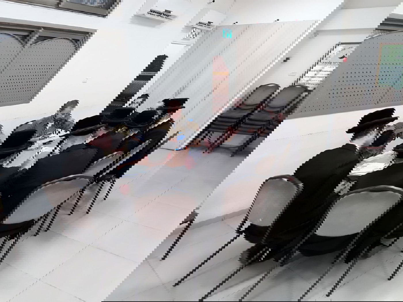 הליטאים והחסידים התייצבו ל'דיחוי' - והתגאו