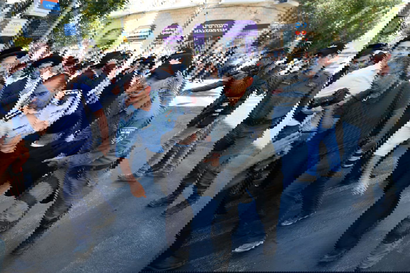 בעקבות מעצר העריק: חסימת כבישים בירושלים - 6 נעצרו