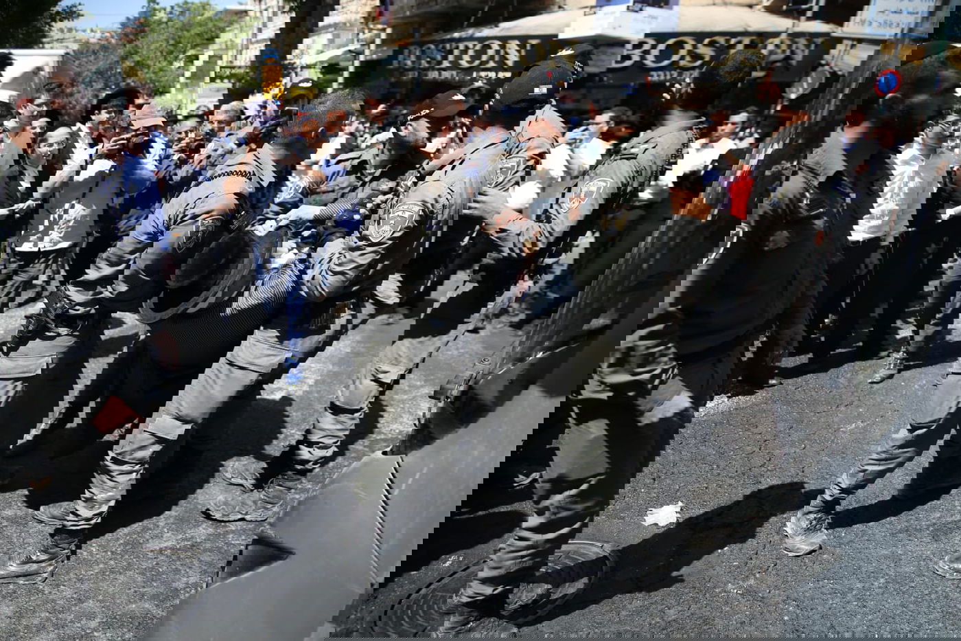 בעקבות מעצר העריק: חסימת כבישים בירושלים - 6 נעצרו