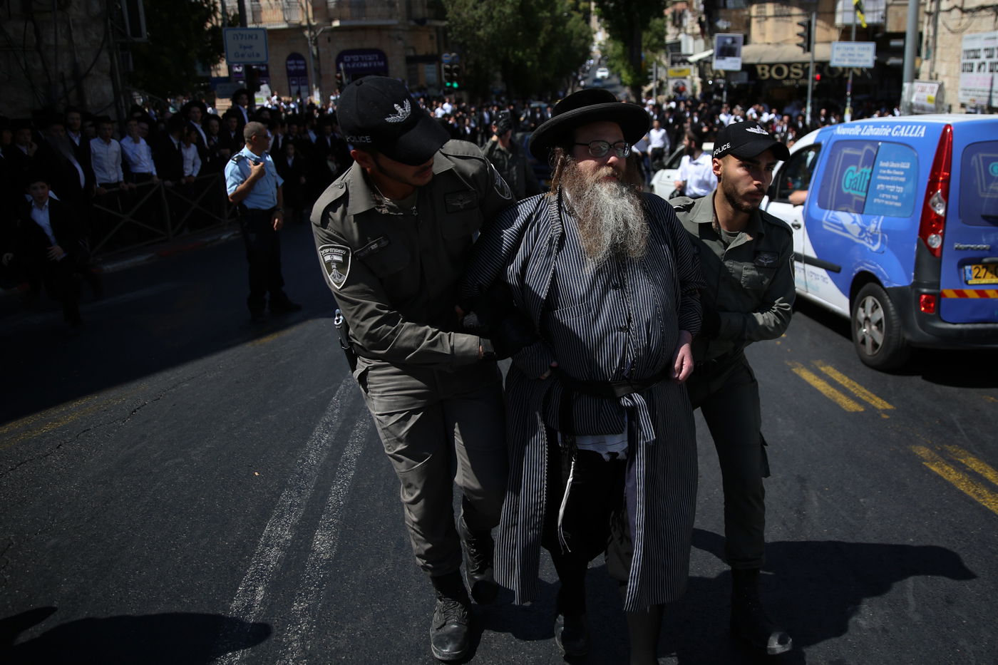 בעקבות מעצר העריק: חסימת כבישים בירושלים - 6 נעצרו