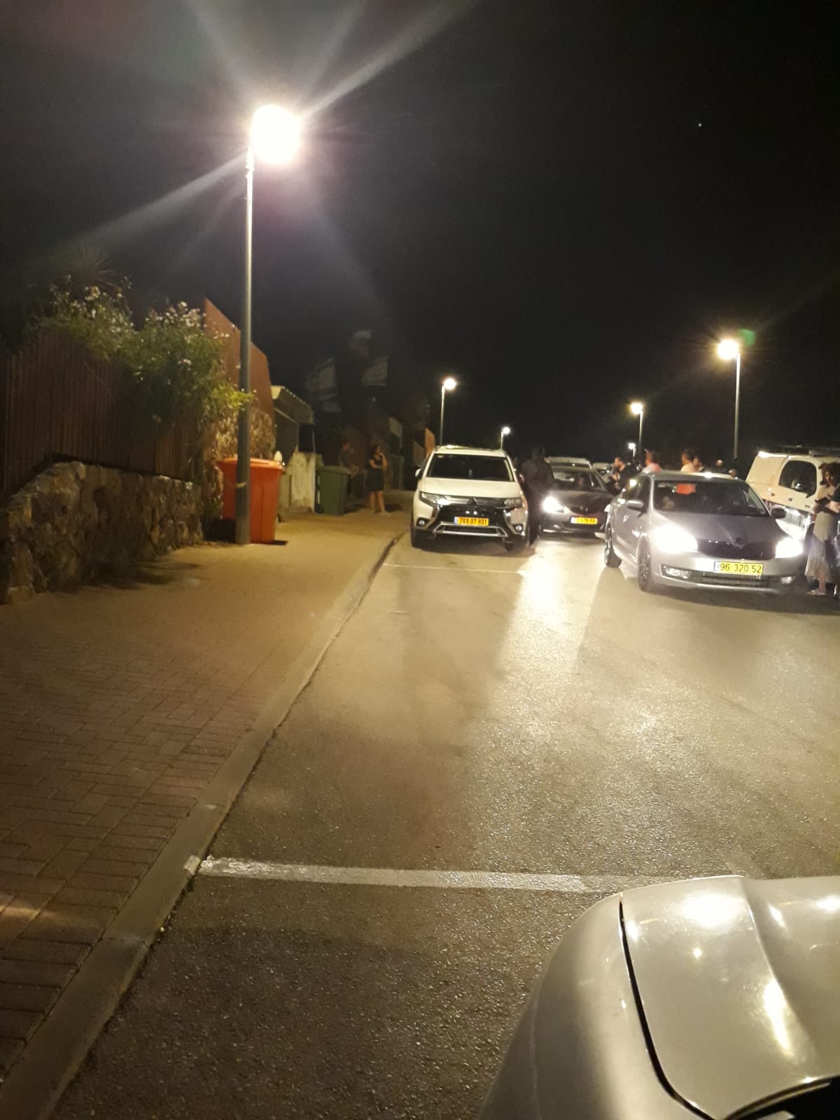 חסידי גור בערד חוששים: לאחר שנתיים רחובות ערד בוערים שוב