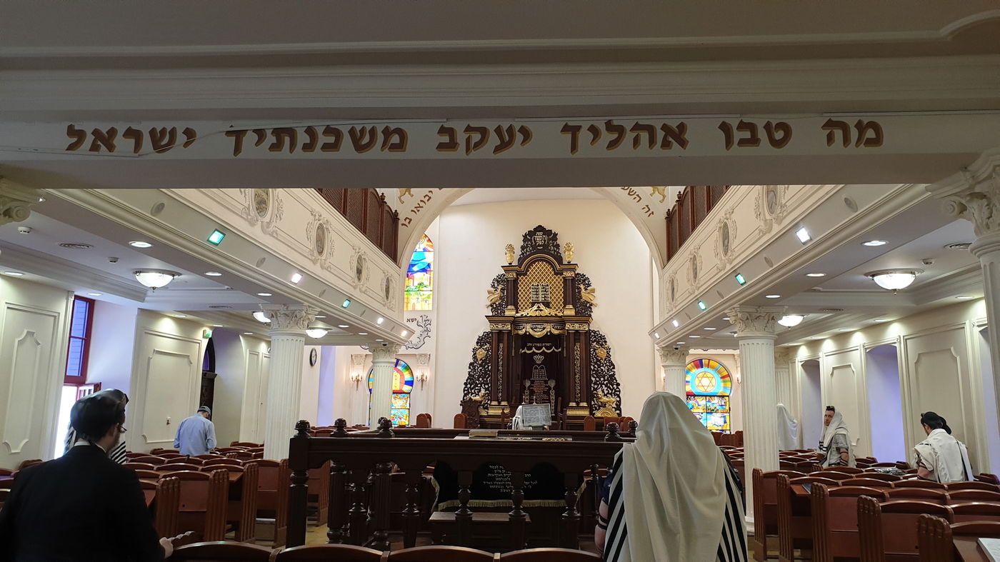 שחרית בבית הכנסת הותיק בקייב