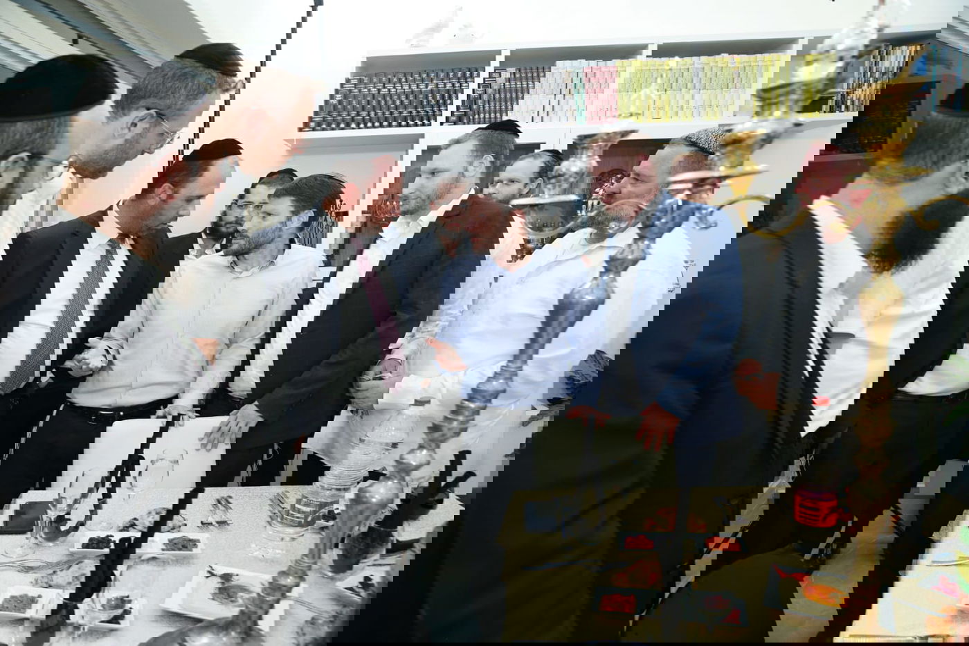 סמוטריץ' בילה 'ליל שישי' עם ידידי "אחוות תורה"