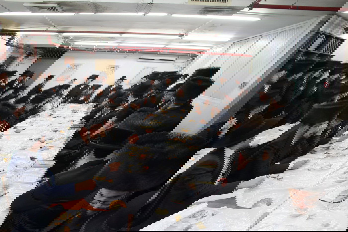 האדמו"ר מקאליב שבת בבני ברק; בית המדרש הוחשך